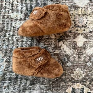 Baby Ugg Bixbee Chesnut Infant Booties Size 2/3T- NWOT